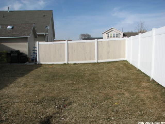 1058 N 900 W, Clinton, UT 84015 — photo 2