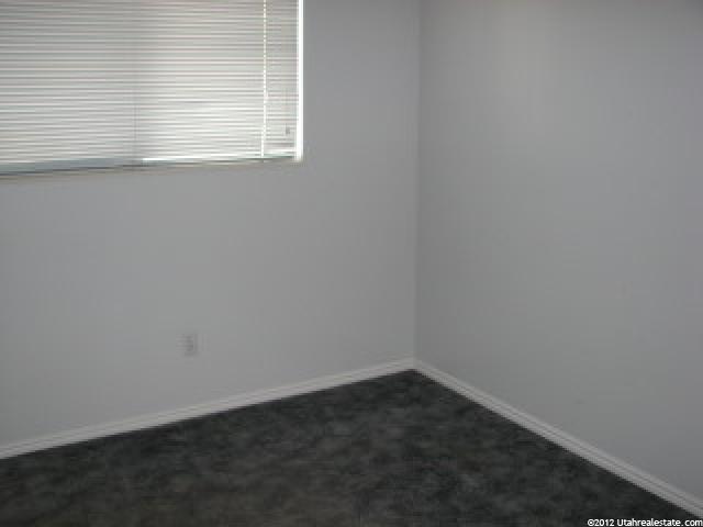 1058 N 900 W, Clinton, UT 84015 — photo 5