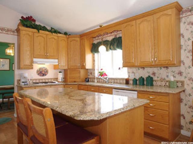 9692 S 1700 E, Sandy, UT 84092 — photo 2