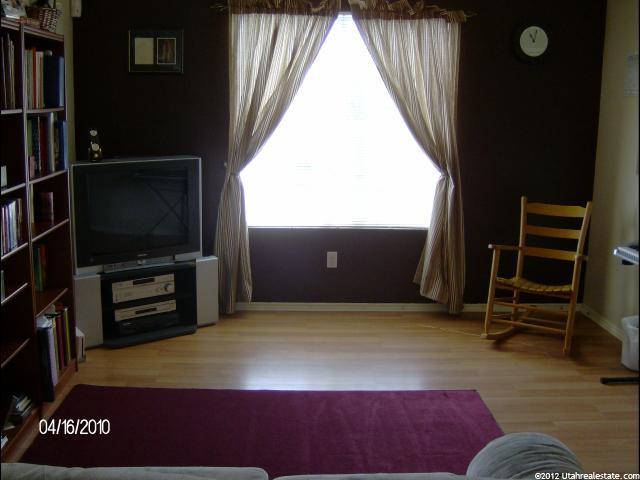 2108 W 2075 N, Clinton, UT 84015 — photo 2