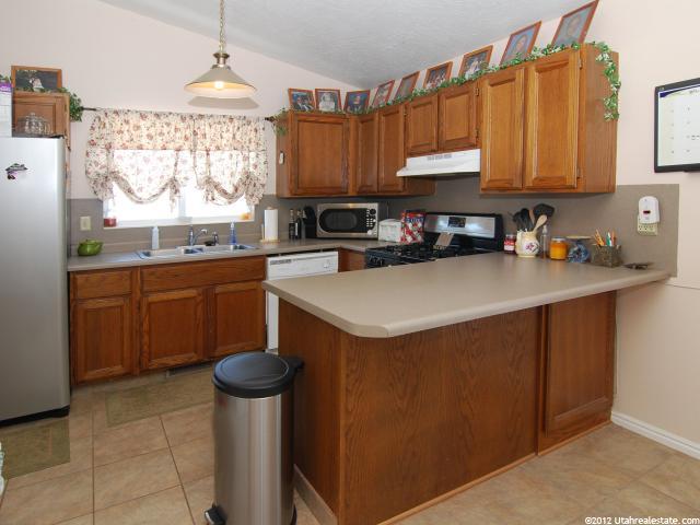 2935 N 2150 E, Layton, UT 84040 — photo 4
