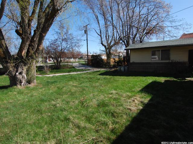 137 Ross Dr, Clearfield, UT 84015 — photo 8