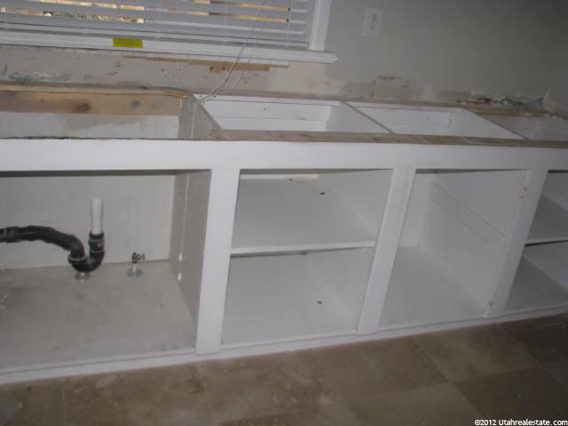 915 N 700 E, Centerville, UT 84014 — photo 12