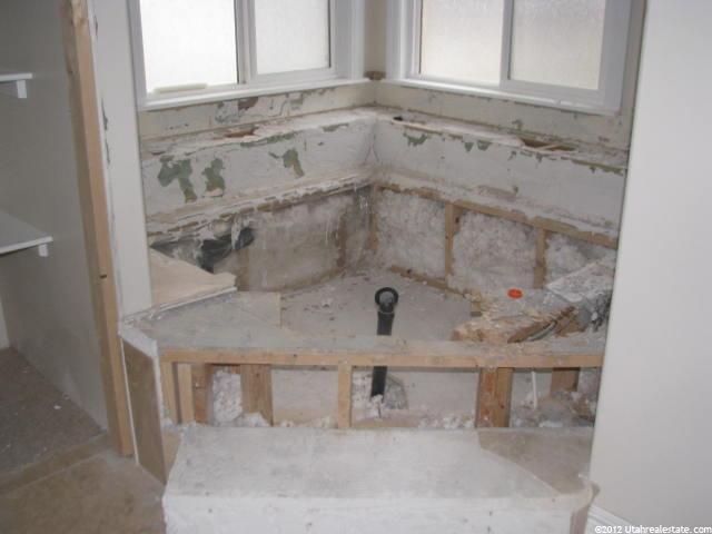 915 N 700 E, Centerville, UT 84014 — photo 6