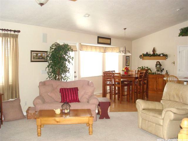 285 N 100 E, Providence, UT 84332 — photo 2
