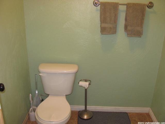 254 W 600 N, Vernal, UT 84078 — photo 2