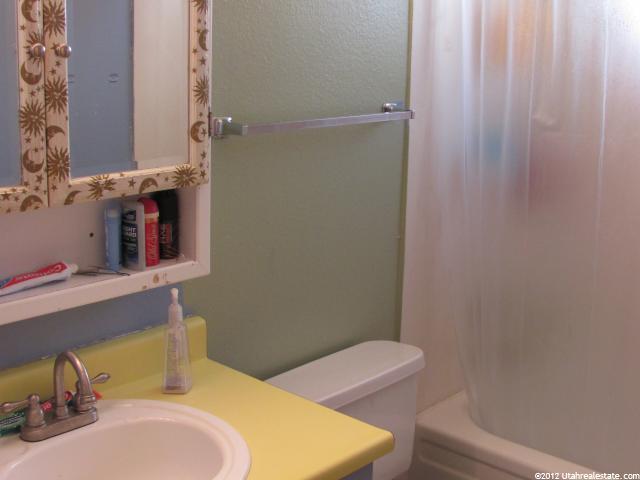 254 W 600 N, Vernal, UT 84078 — photo 7