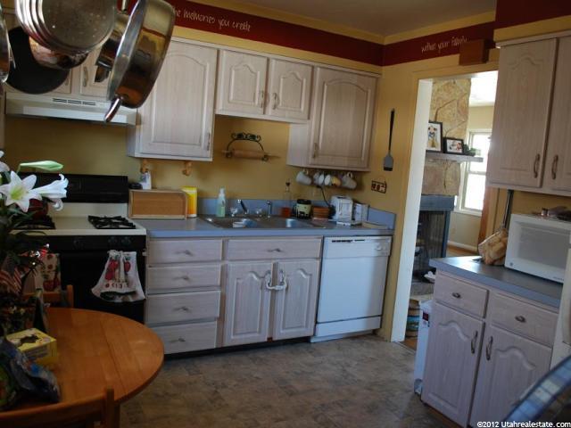 5833 S 2625 W, Roy, UT 84067 — photo 11