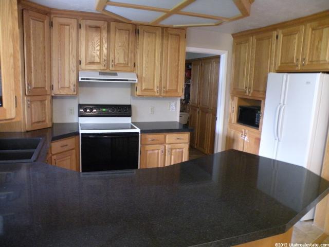 37 W 3500 S, Bountiful, UT 84010 — photo 4