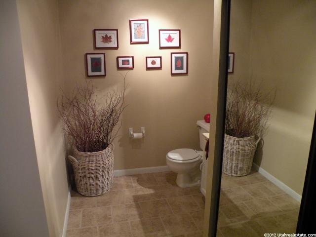 37 W 3500 S, Bountiful, UT 84010 — photo 8