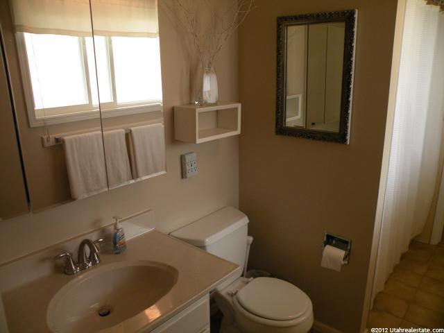 37 W 3500 S, Bountiful, UT 84010 — photo 9