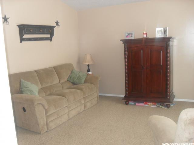5048 S 3375 W, Roy, UT 84067 — photo 4