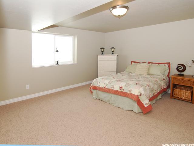 1802 E Kay Ln, Ogden, UT 84405 — photo 7