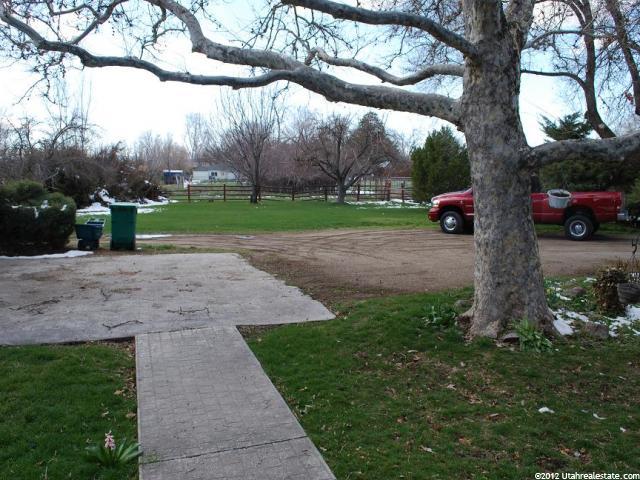 80 S Chapel St E, Layton, UT 84041 — photo 11