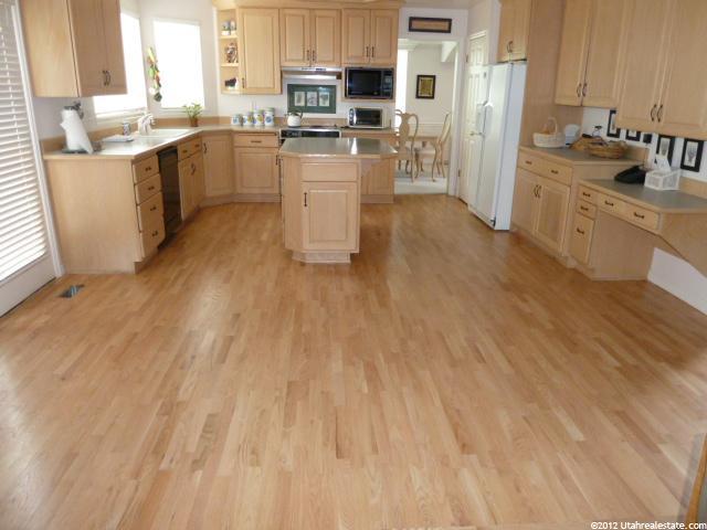 8574 S Sun Valley Dr E, Sandy, UT 84093 — photo 4