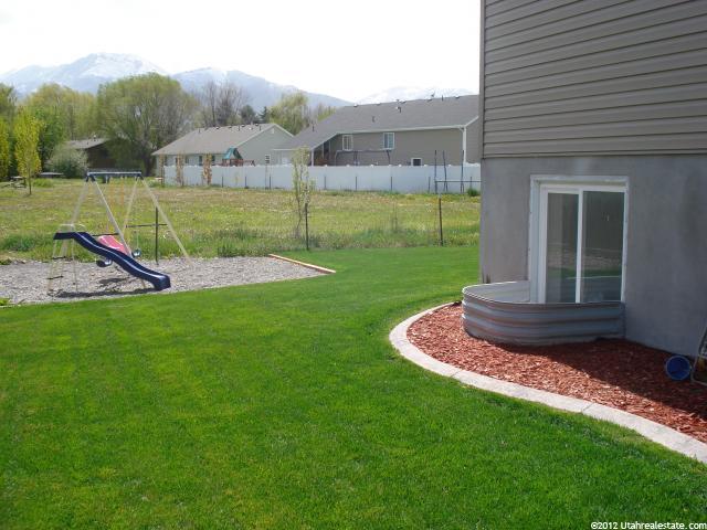 962 Meadowbrook Dr W, Logan, UT 84321 — photo 2