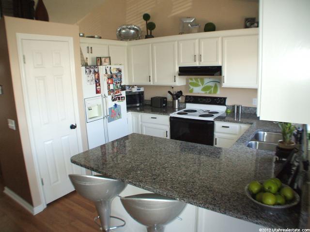 1448 N 200 W, Layton, UT 84041 — photo 3