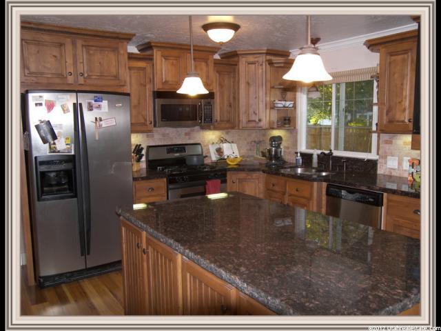 1877 E Meadowmoor S, Holladay, UT 84117 — photo 2