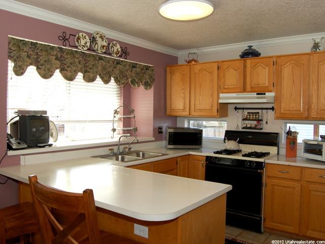 1920 E 2125 N, Layton, UT 84040 — photo 4