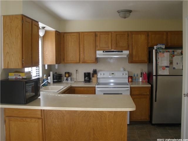 89 N 400 W, Clearfield, UT 84015 — photo 2