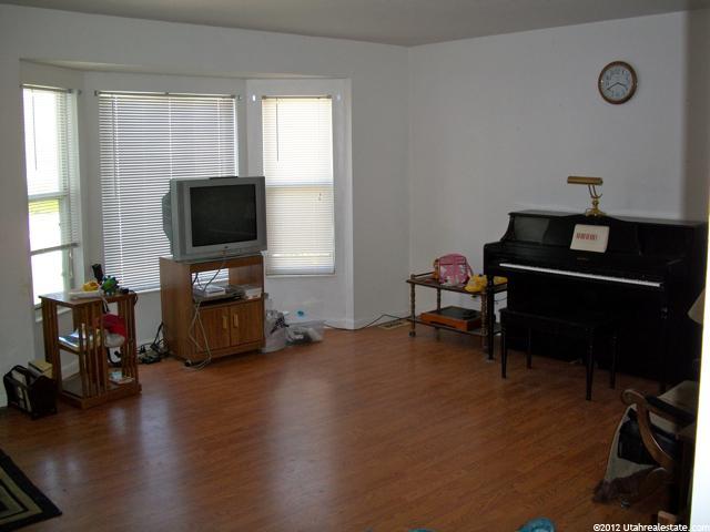1015 N 2100 W, Layton, UT 84041 — photo 3