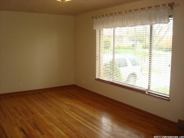 1076 E Sherwood Dr, Ogden, UT 84404 — photo 3