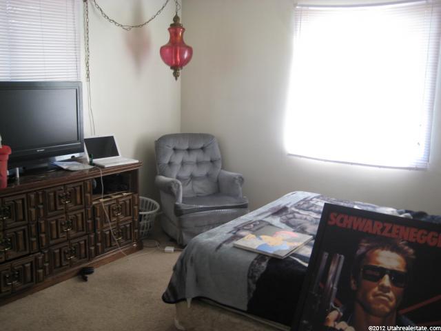 310 E Chimes View Dr S, Ogden, UT 84405 — photo 2