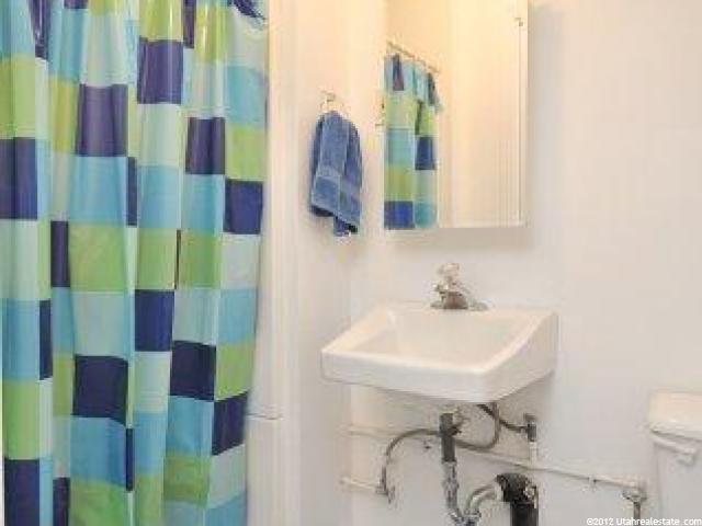516 W 200 S, Clearfield, UT 84015 — photo 2