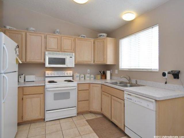 516 W 200 S, Clearfield, UT 84015 — photo 9