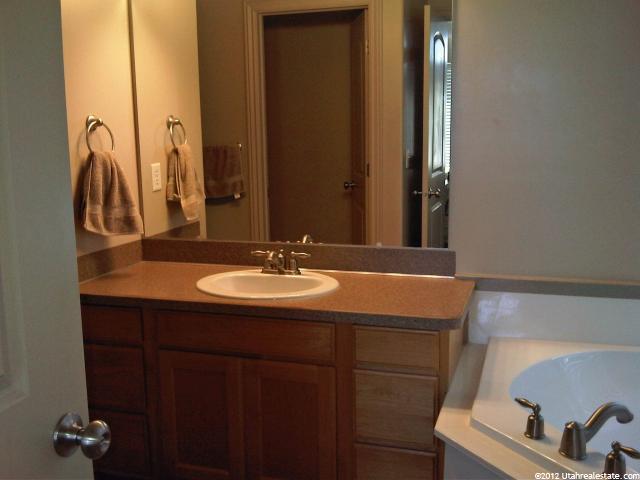 2526 W 2450 N, Clinton, UT 84015 — photo 7