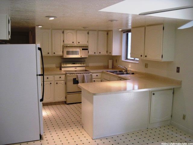 574 W 2125 N, West Bountiful, UT 84087 — photo 7