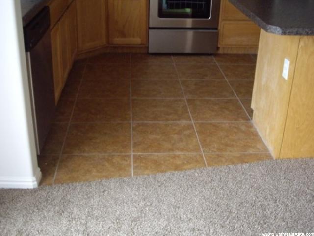 1007 E Sara Ln S, Ogden, UT 84404 — photo 4