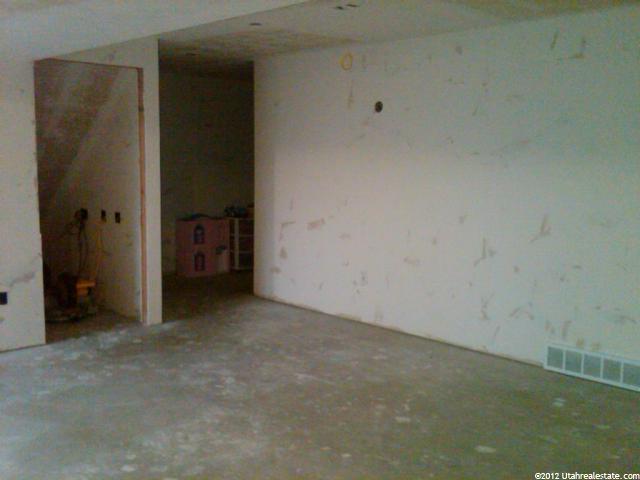 244 S 950 W, Layton, UT 84041 — photo 11