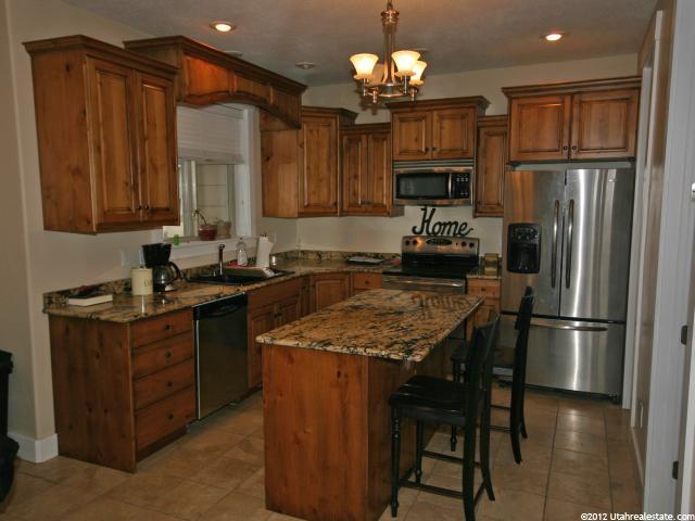 565 E 410 N, Hyde Park, UT 84318 — photo 2