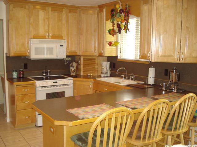 785 E Pecos Dr, Sandy, UT 84094 — photo 2