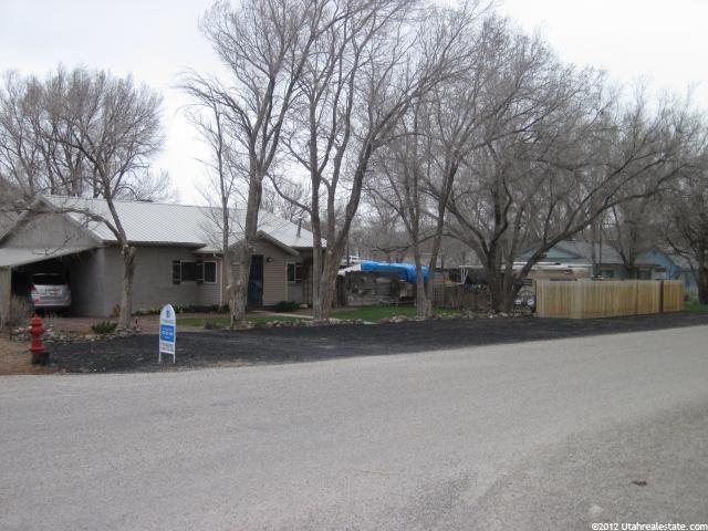 296 S Center St, Enterprise, UT 84725 — photo 2
