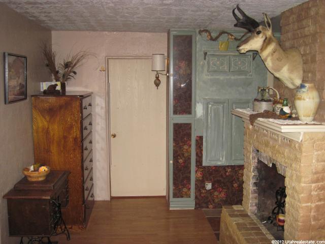 296 S Center St, Enterprise, UT 84725 — photo 11