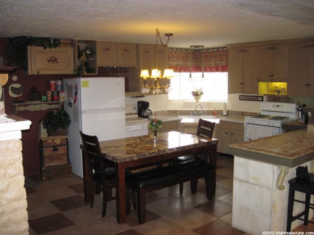 296 S Center St, Enterprise, UT 84725 — photo 6