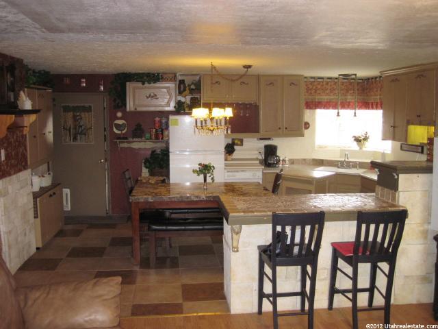 296 S Center St, Enterprise, UT 84725 — photo 8