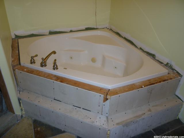 1501 E Spring Ln, Holladay, UT 84117 — photo 2