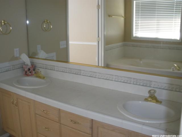 2798 E Falcon Way S, Sandy, UT 84093 — photo 4