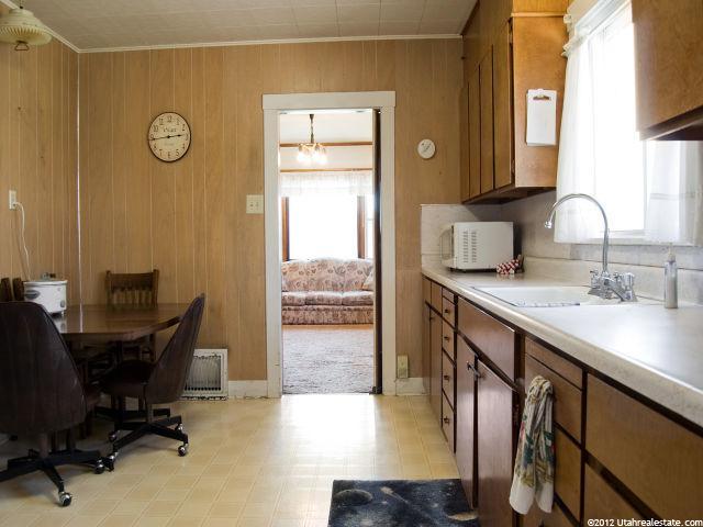 225 S Main St E, Layton, UT 84041 — photo 7