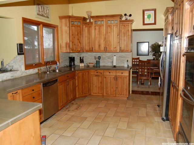 2774 E Robidoux Rd, Sandy, UT 84093 — photo 5