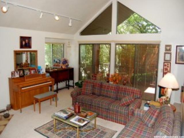 2961 S Windsor Ln, Bountiful, UT 84010 — photo 2