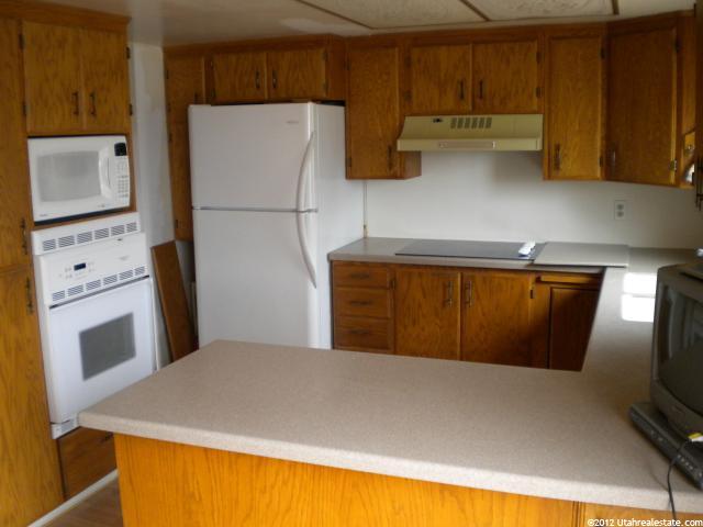 677 W 2140 N, Clinton, UT 84015 — photo 3