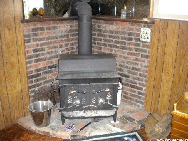 677 W 2140 N, Clinton, UT 84015 — photo 5