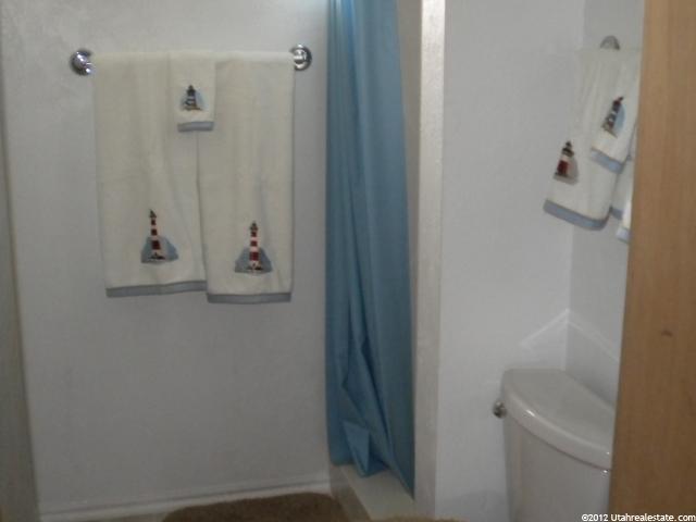 677 W 2140 N, Clinton, UT 84015 — photo 7