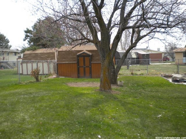 677 W 2140 N, Clinton, UT 84015 — photo 8