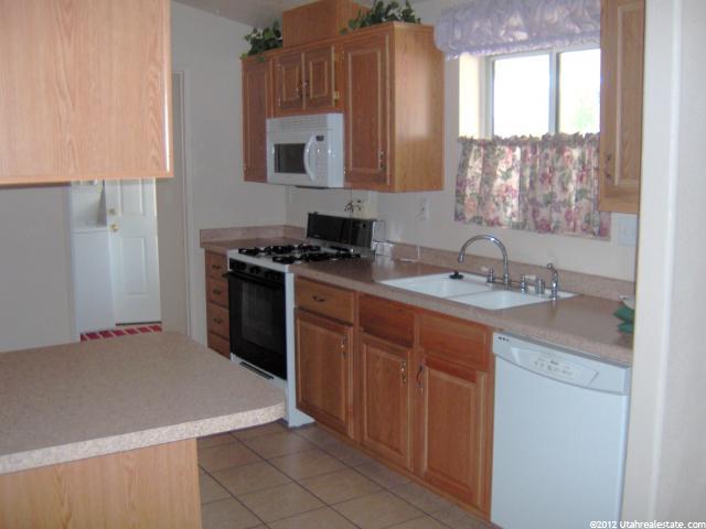 9709 S Moonlight Dr, Sandy, UT 84070 — photo 12