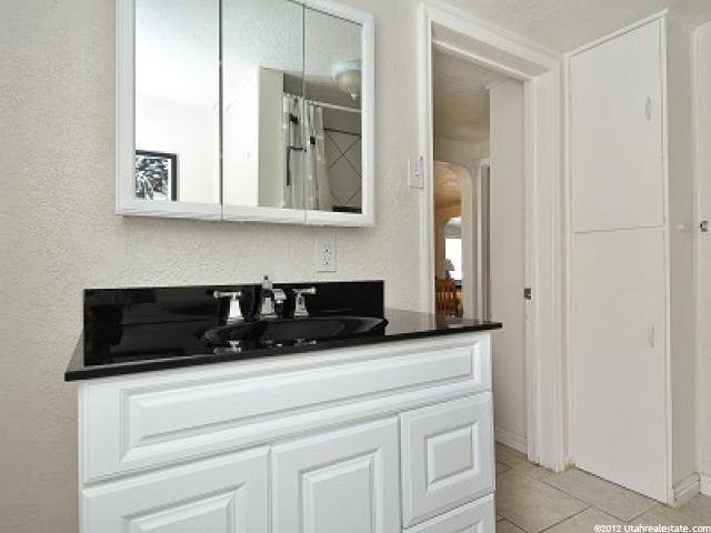 208 Jefferson Ave, Ogden, UT 84404 — photo 5